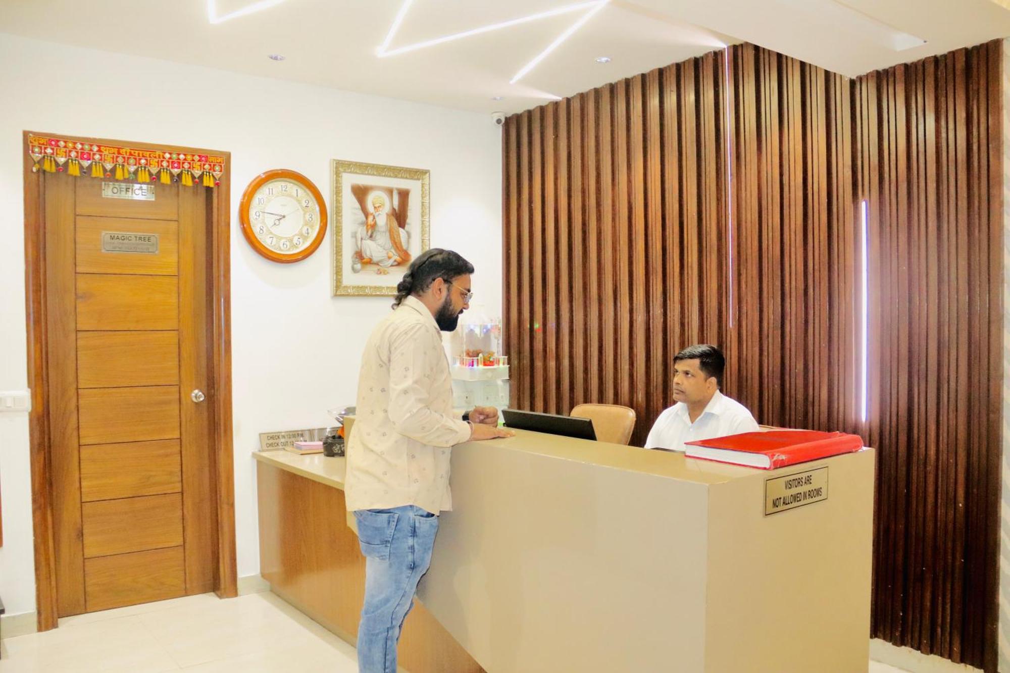 Hotel Magic Tree Karol Bagh Metro Station New Delhi Luaran gambar